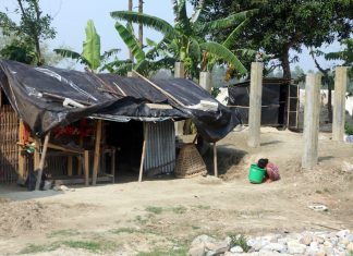 अझै भूँईमा सुत्न बाध्य छन् नयाँ बस्तीका बाढी पीडितहरु
