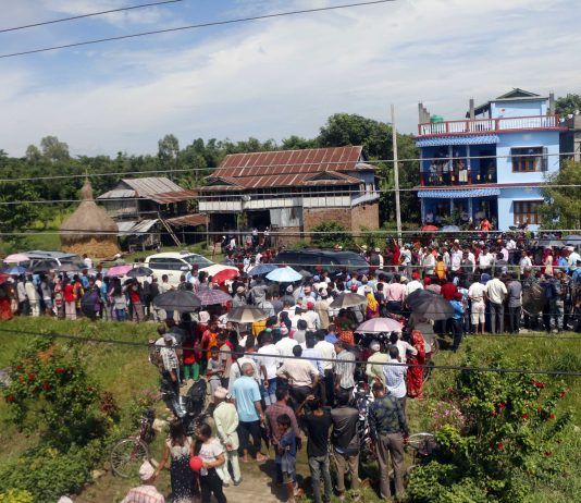 बाटो बाटै शिल्यान्यास, अस्पताल क्षेत्र प्रधानमन्त्री नपुग्दा गाऊँले रुष्ट